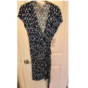 Maggy London cap-sleeve wrap dress, size 12, blue abstract print